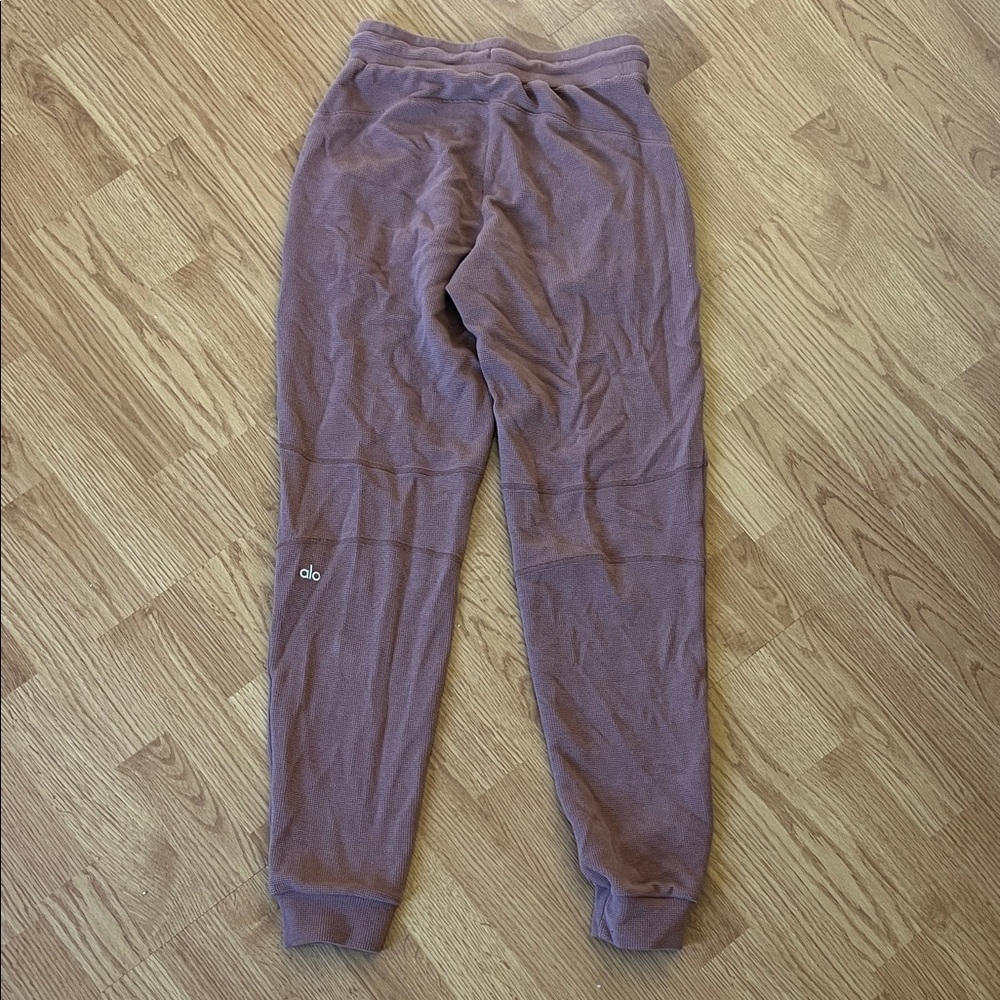Alo Waffle Drawstring Joggers - Picture 3 of 5